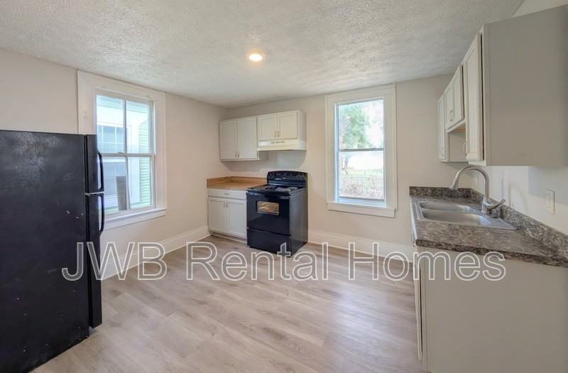 1213 W Duval St - Photo 2 of 13