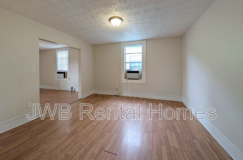 1213 W Duval St - Photo 5 of 13