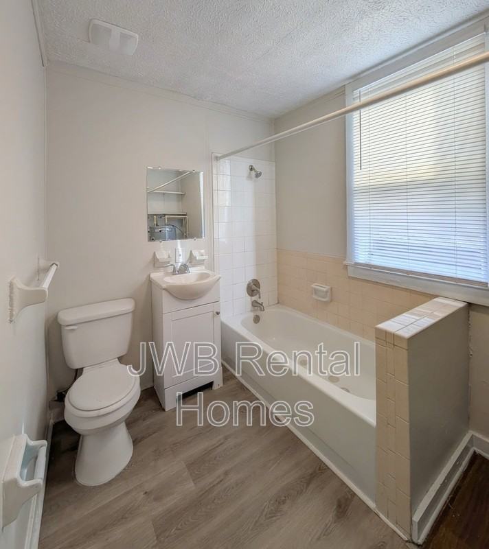 1213 W Duval St - Photo 7 of 13