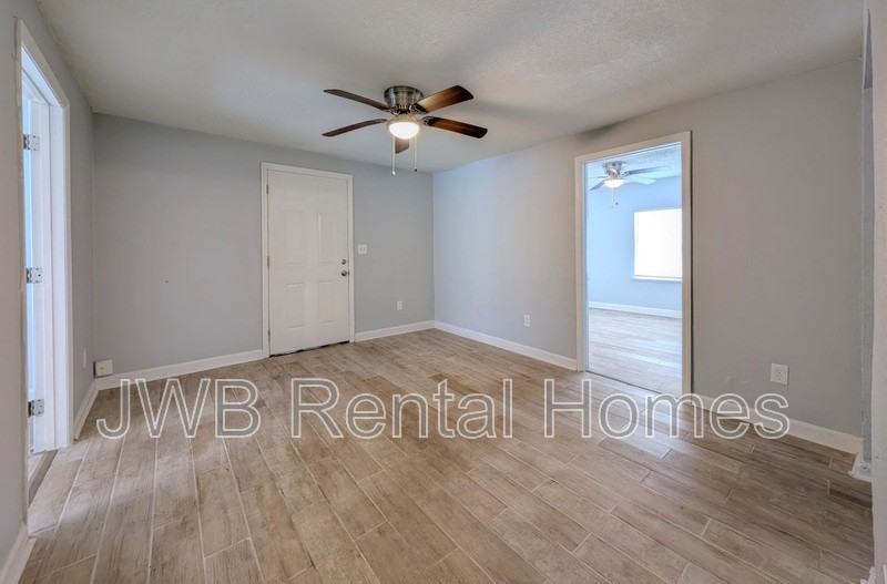 2018 Saint Clair St - Photo 5 of 16