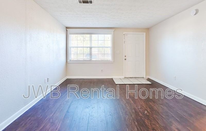 462 Blairmore Blvd W - Photo 6 of 15