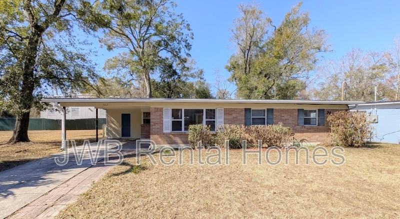 662 Melba St - Photo 2 of 16