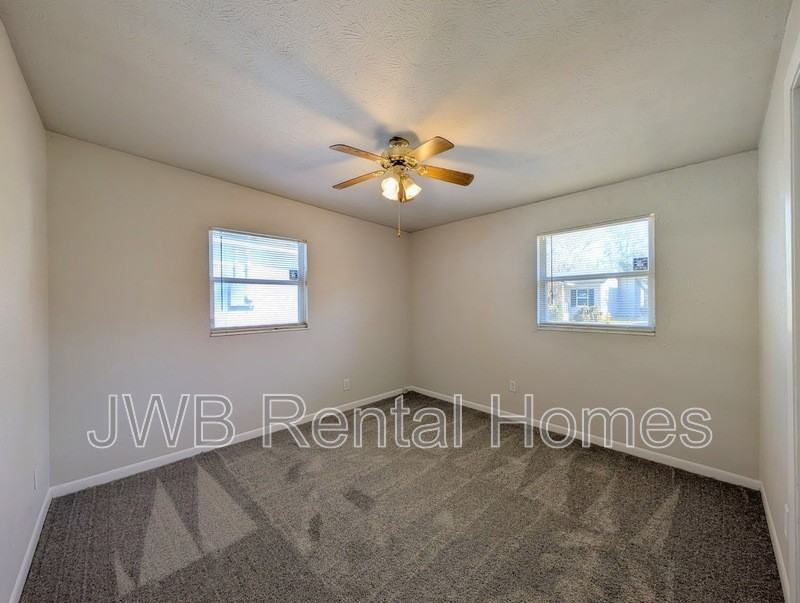 662 Melba St - Photo 6 of 16