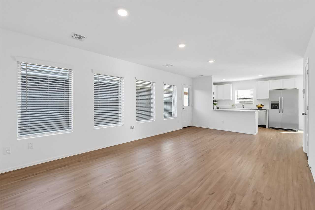 7402 Clover Chase Dr #7402 - Photo 6 of 42