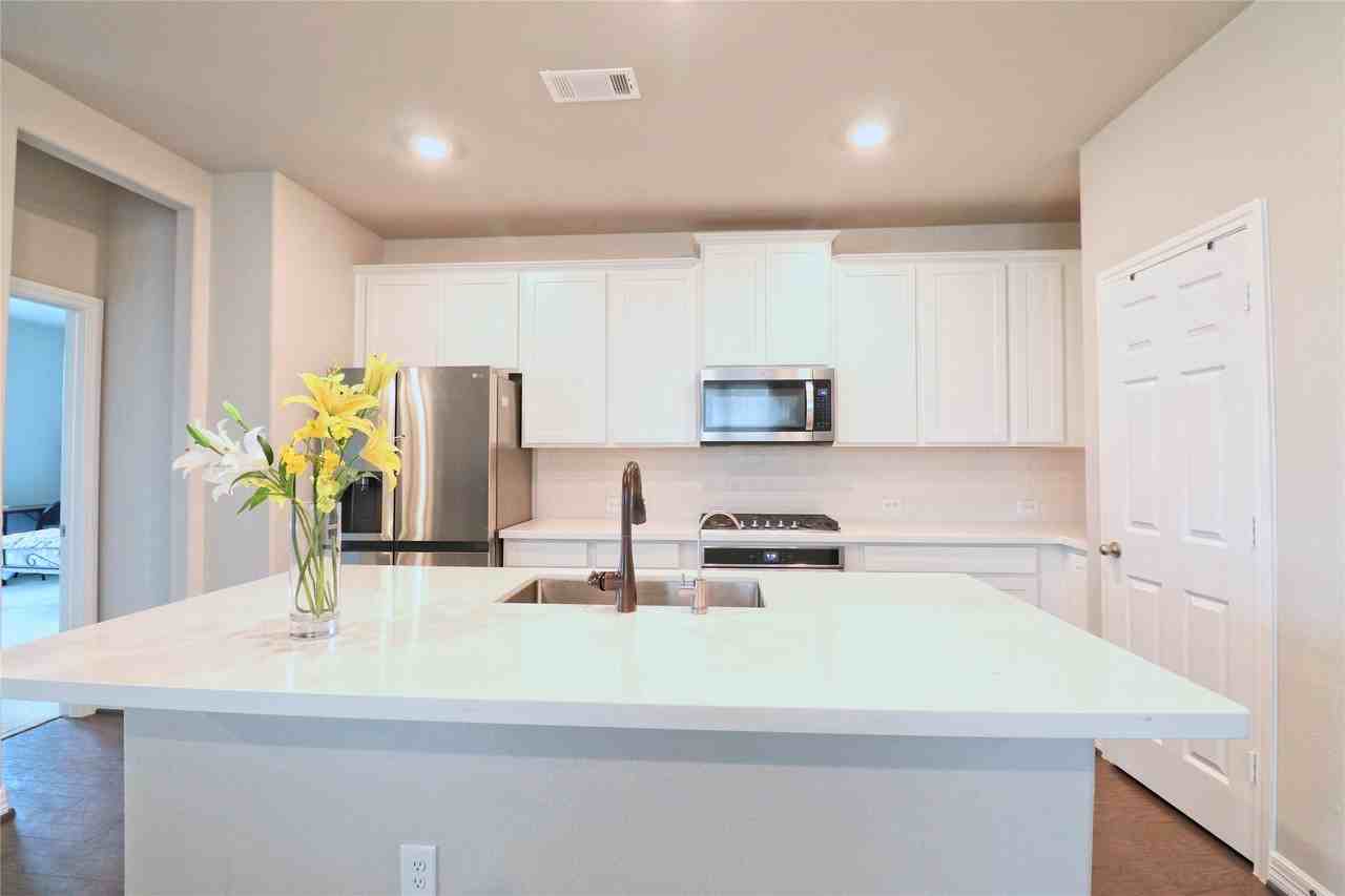 145 Sunray Creek Dr #145 - Photo 2 of 24