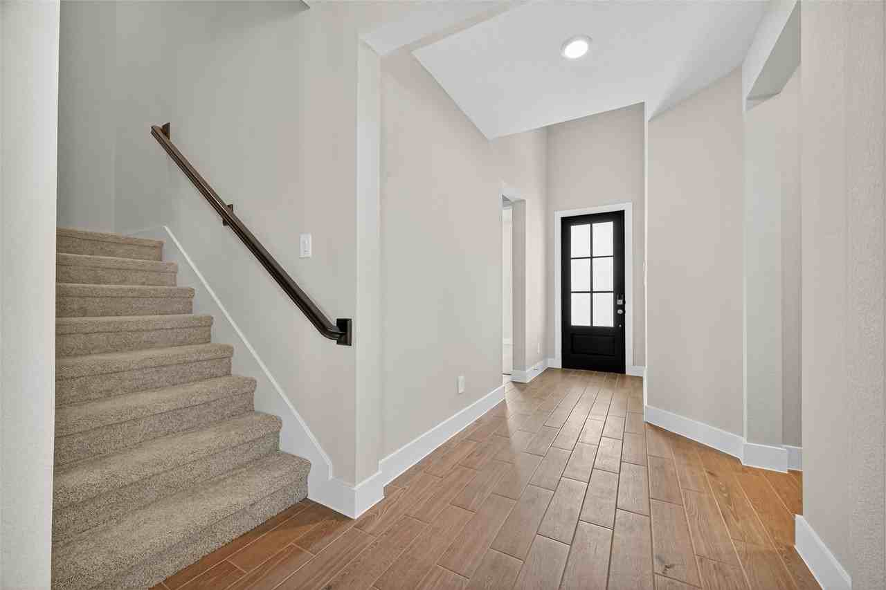 24110 Blooming Daisy Cir #24110 - Photo 4 of 42