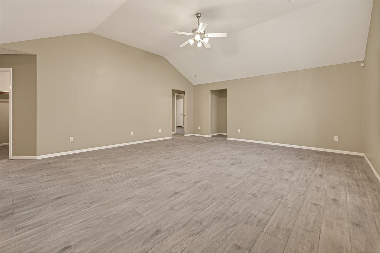 19434 Brook Village Rd #19434 - Photo 4 of 41