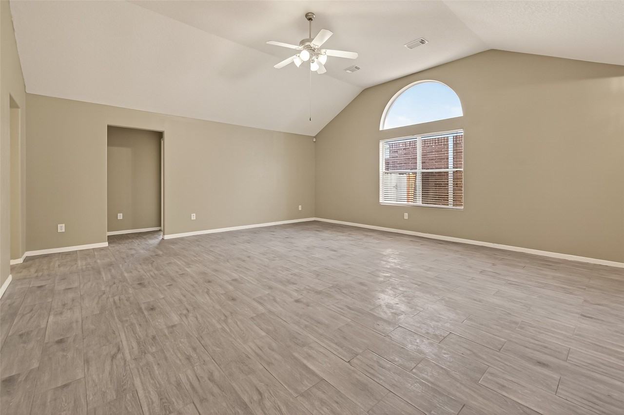 19434 Brook Village Rd #19434 - Photo 7 of 41