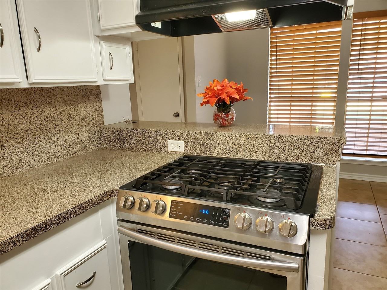 5305 Woodville Ln #5305 - Photo 5 of 26