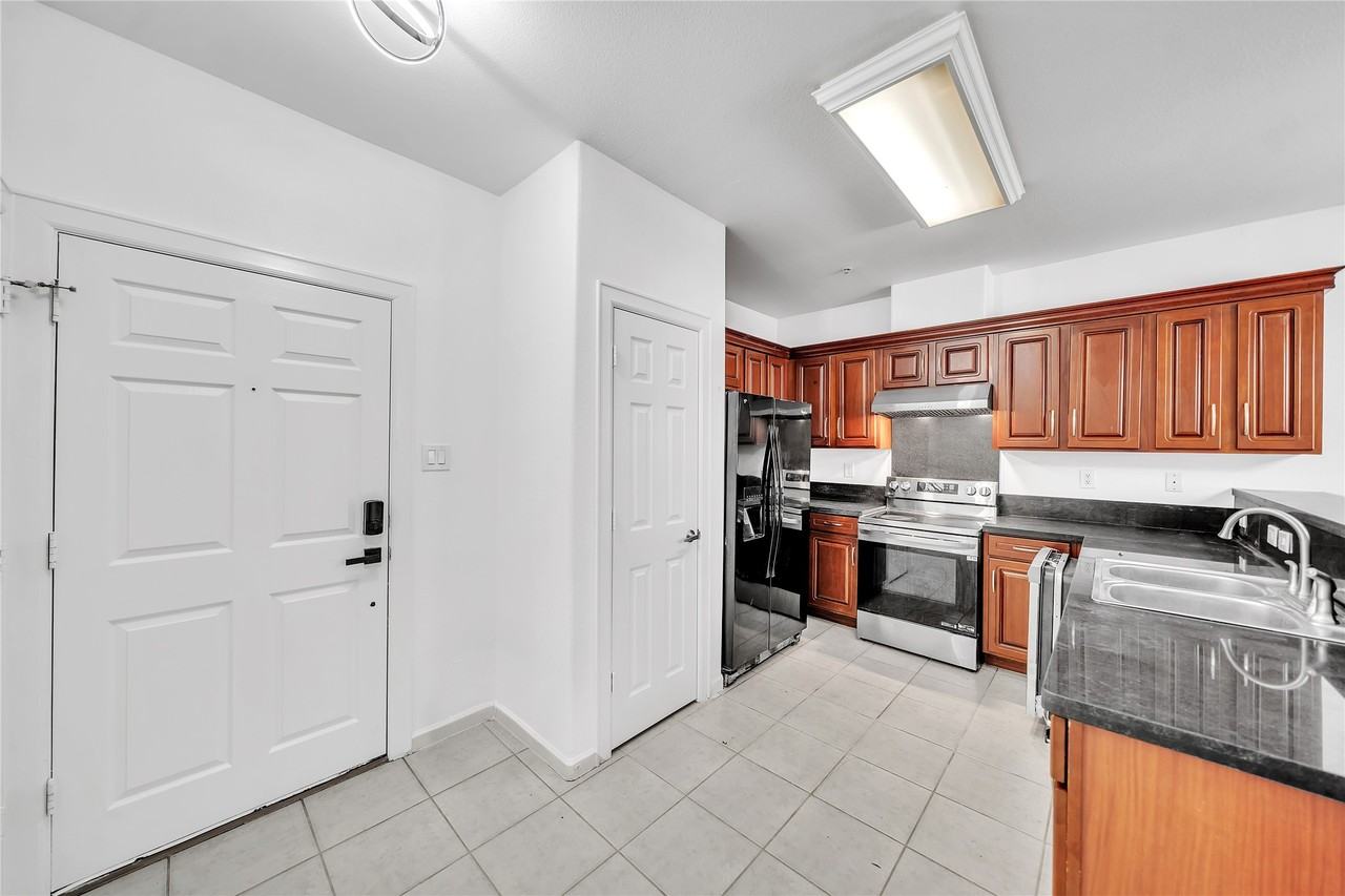 6633 W Sam Houston Pkwy S #66331G - Photo 2 of 27