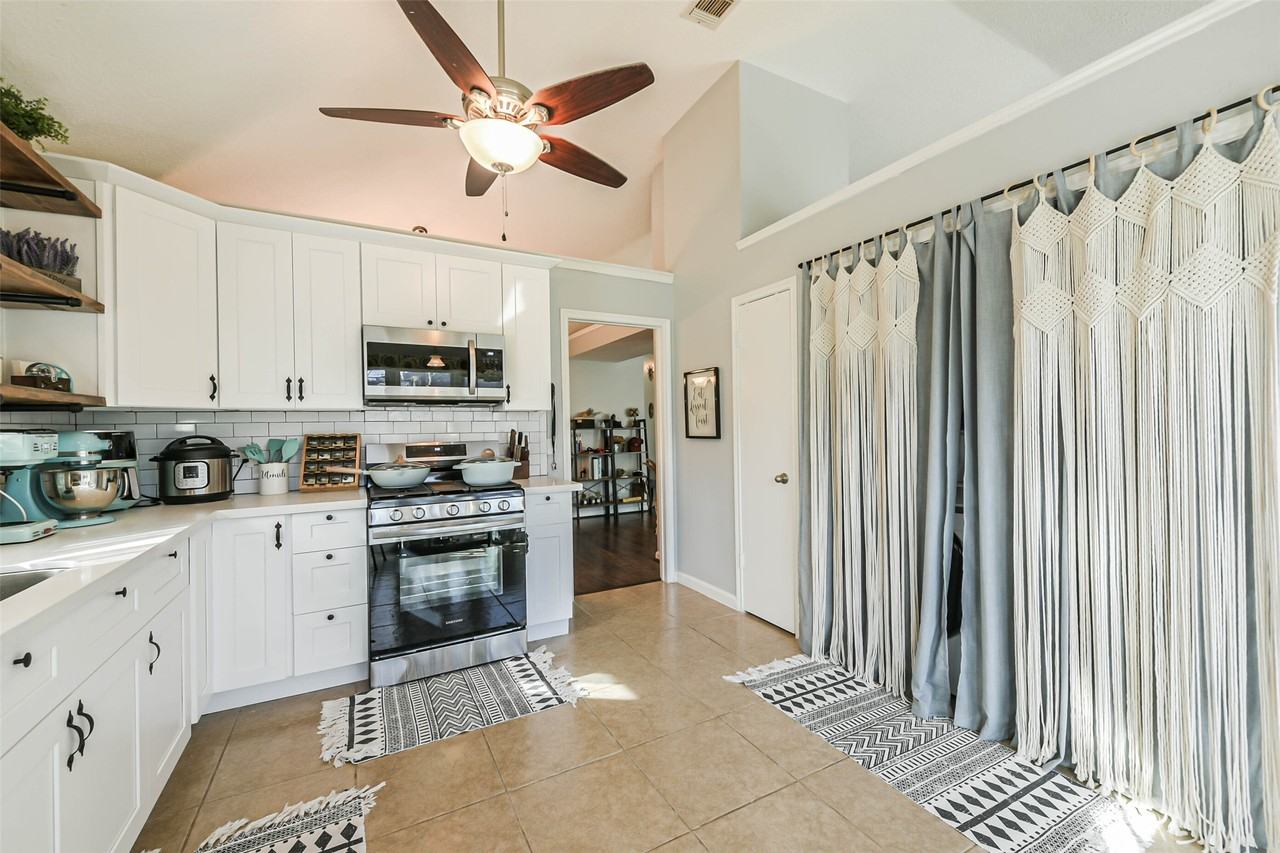 4030 Bentley Dr #4030 - Photo 3 of 33