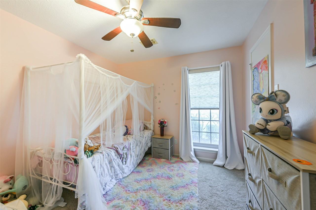 4030 Bentley Dr #4030 - Photo 6 of 33