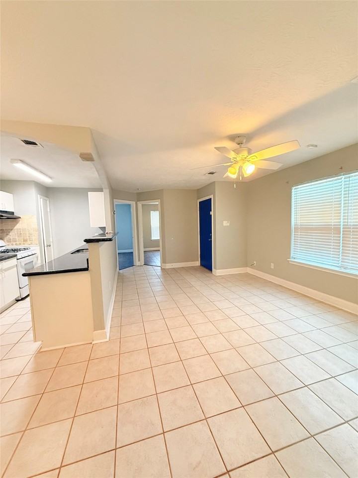 320 Willowick St #320 - Photo 3 of 30