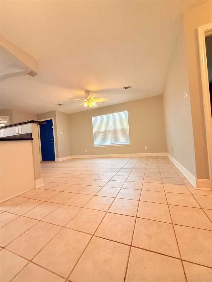 320 Willowick St #320 - Photo 5 of 30