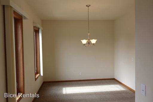 Williston - Photo 3 of 22