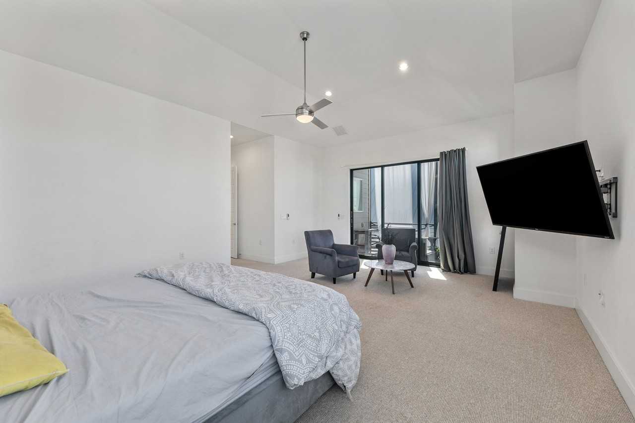 6101 Florencia Ln #6101 - Photo 4 of 38