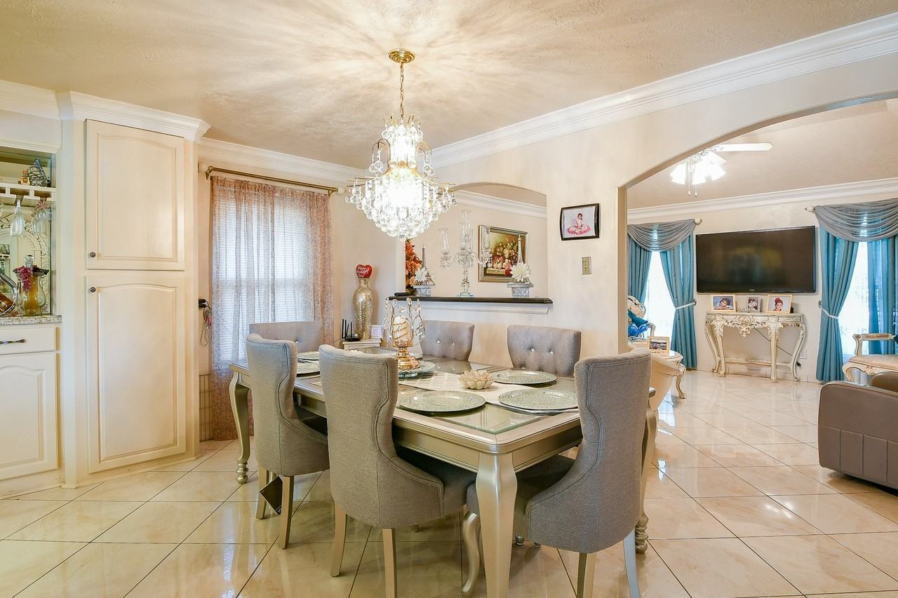 9411 Kingsvalley St #9411 - Photo 3 of 32