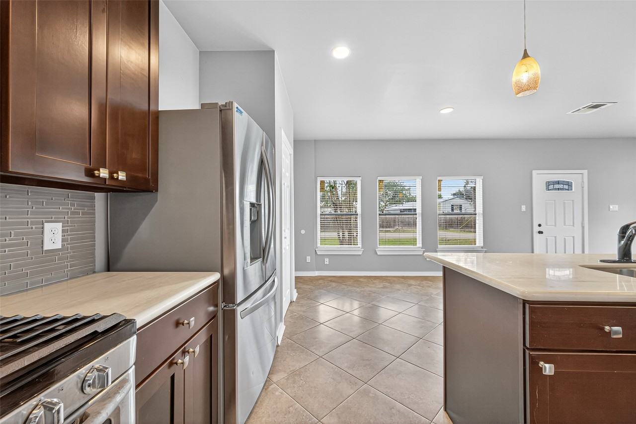 146 Disney St #146 - Photo 4 of 49