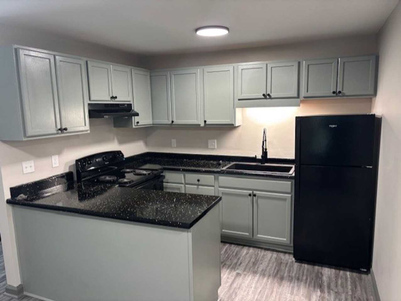 622 E Knox St - Photo 3 of 3