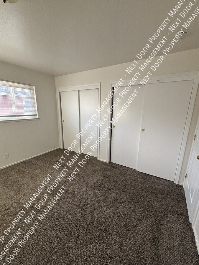 1112 Evelyn Ln #B - Photo 5 of 7