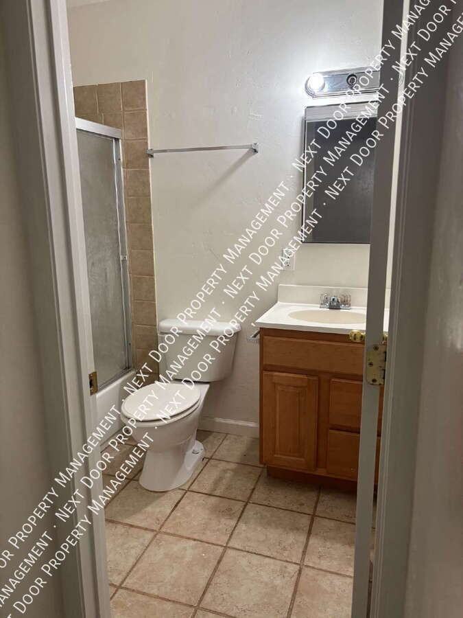 1112 Evelyn Ln #B - Photo 6 of 7