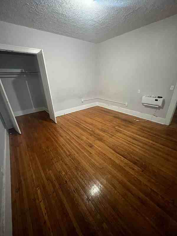 2005 Dewey Ave #5 - Photo 5 of 8