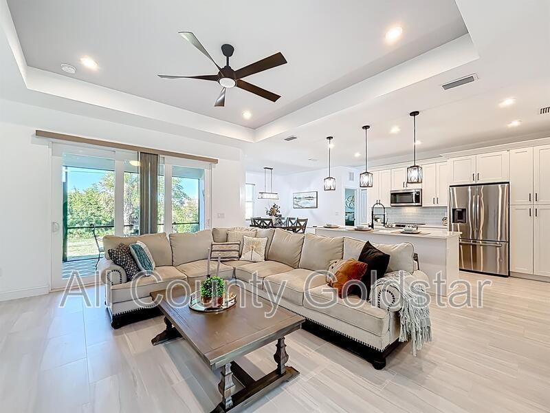 6049 Higgins Ln - Photo 6 of 21