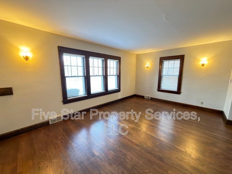 604 Bryn Mawr Blvd - Photo 4 of 12