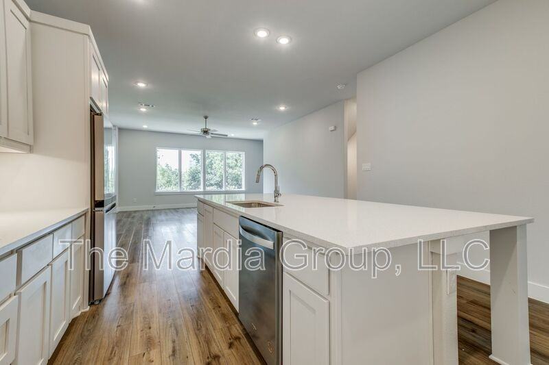 8108 Hastings Dr - Photo 7 of 24