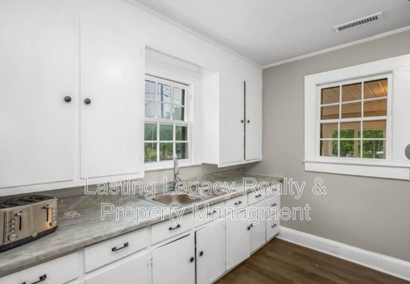 26 Harrington Ave - Photo 5 of 17