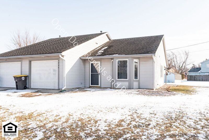 1420 Flagstone Dr - Photo 2 of 26