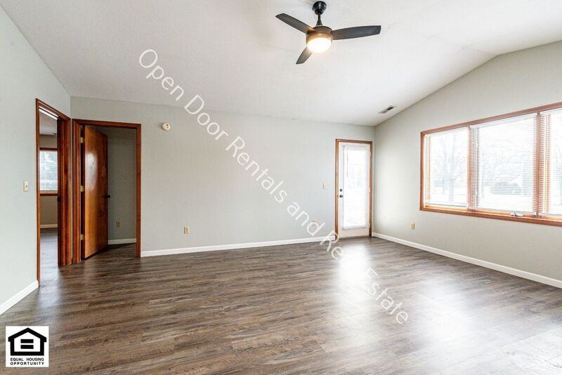 1420 Flagstone Dr - Photo 7 of 26