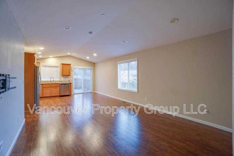 1114 Division St - Photo 6 of 24