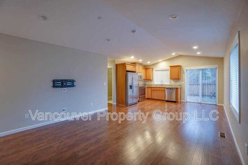 1114 Division St - Photo 7 of 24