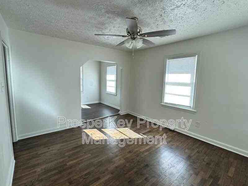 1480 Brewer Ave - Photo 3 of 13