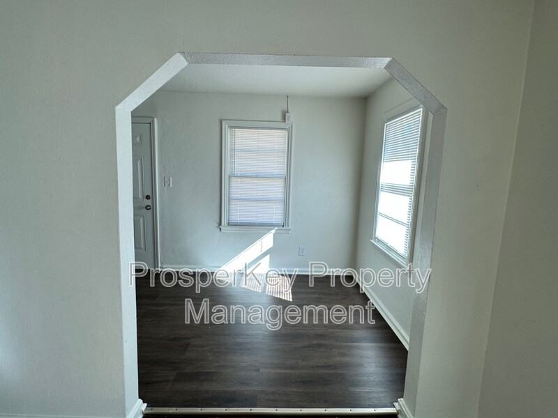 1480 Brewer Ave - Photo 4 of 13