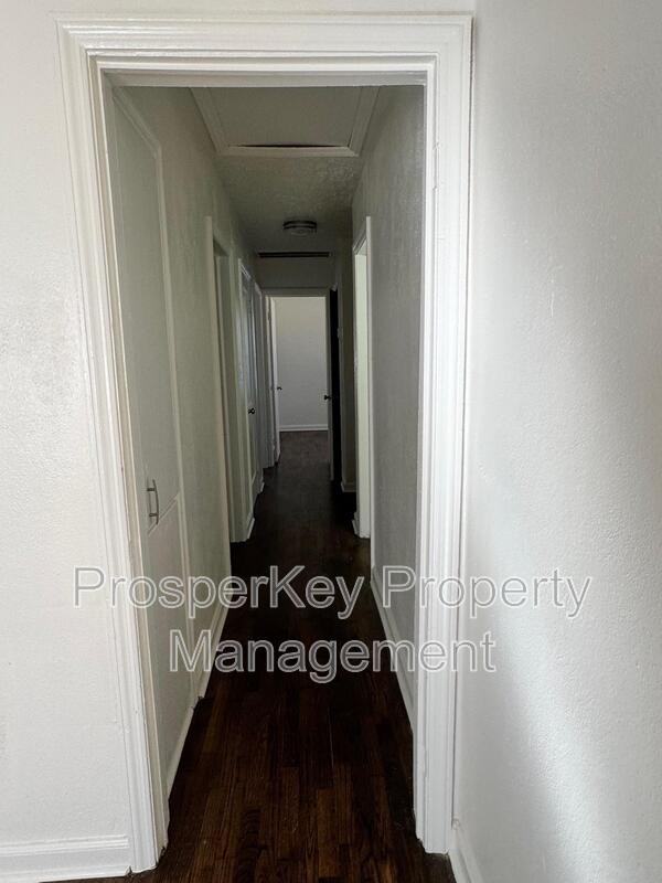 1480 Brewer Ave - Photo 7 of 13