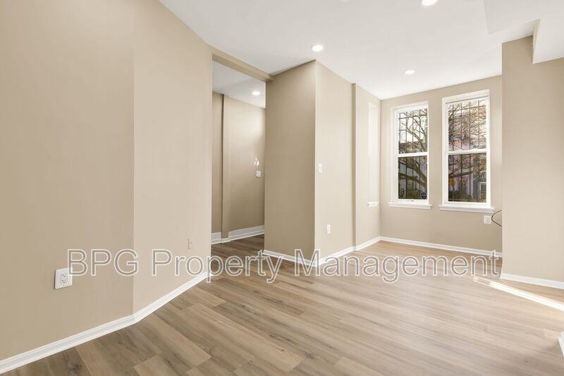 1033 5th St Ne #A - Photo 5 of 27