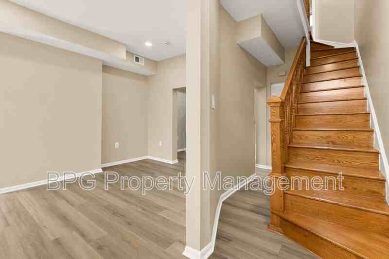 1033 5th St Ne #A - Photo 6 of 27