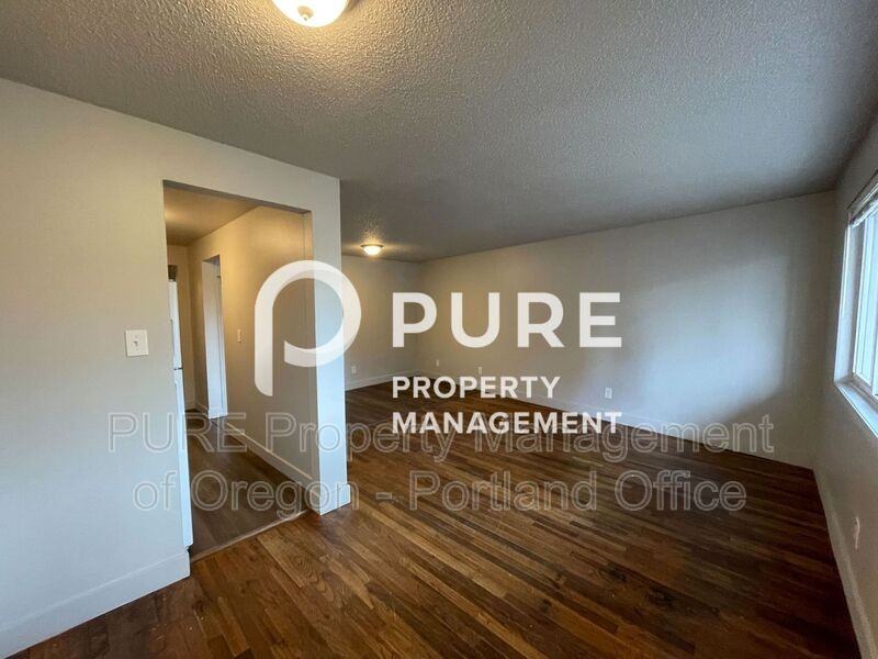 18411 E Burnside St #205 - Photo 3 of 9
