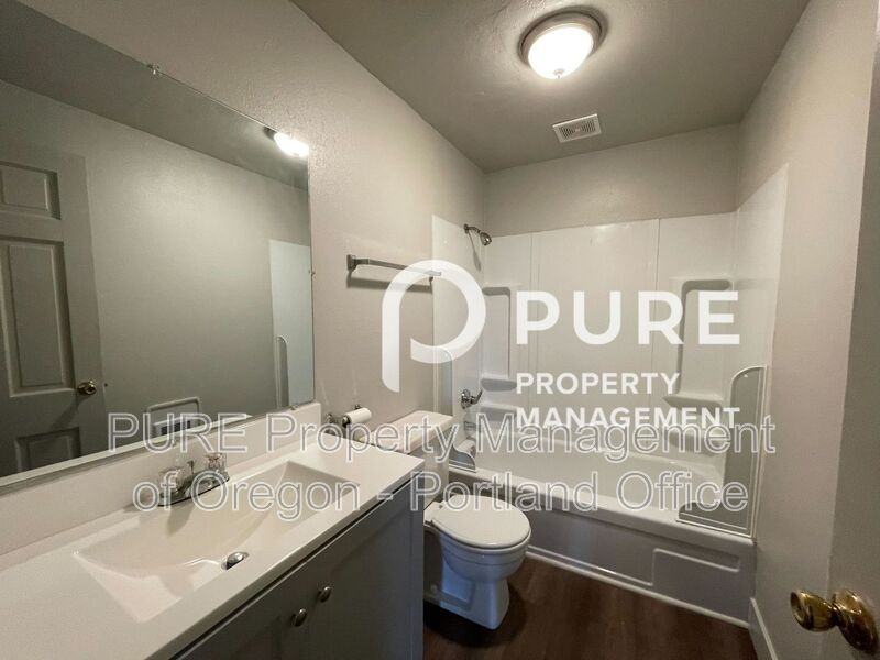 18411 E Burnside St #205 - Photo 6 of 9