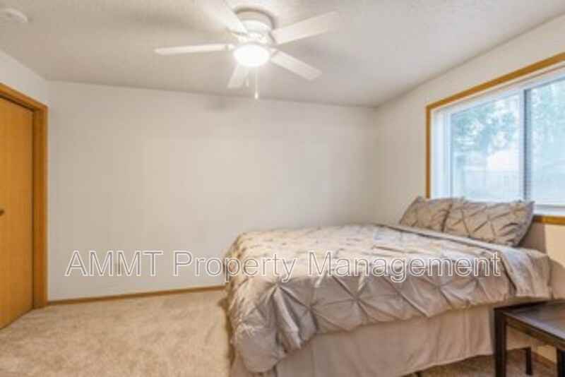 808 Westwinds Dr - Photo 2 of 9