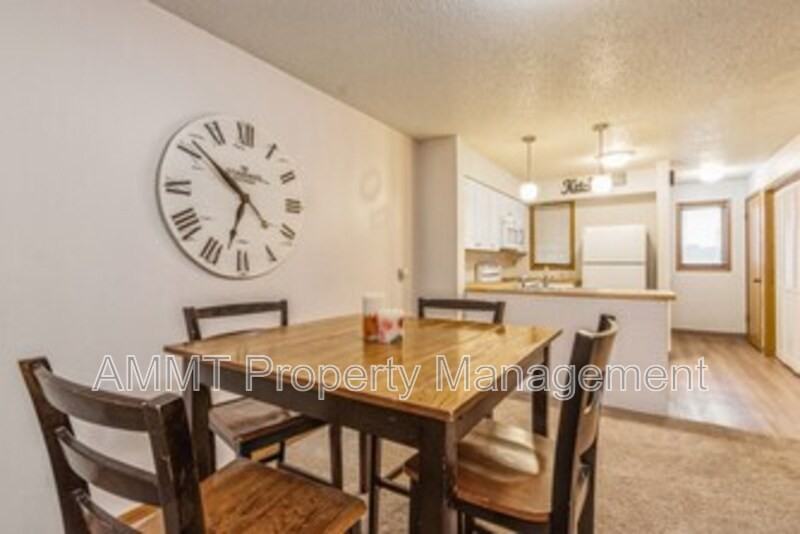 808 Westwinds Dr - Photo 3 of 9