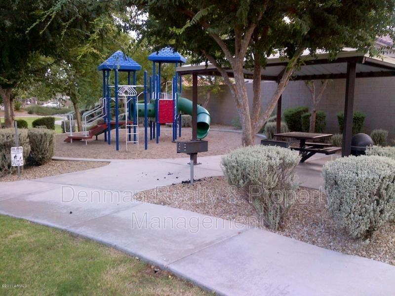 18611 N 22nd St #74 - Photo 3 of 11