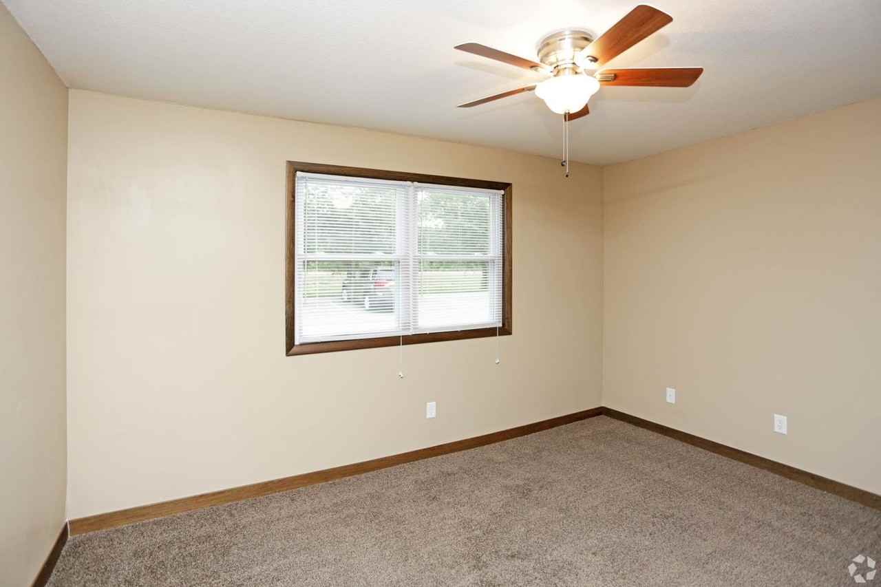 Wyndsor Terrace - Photo 7 of 22
