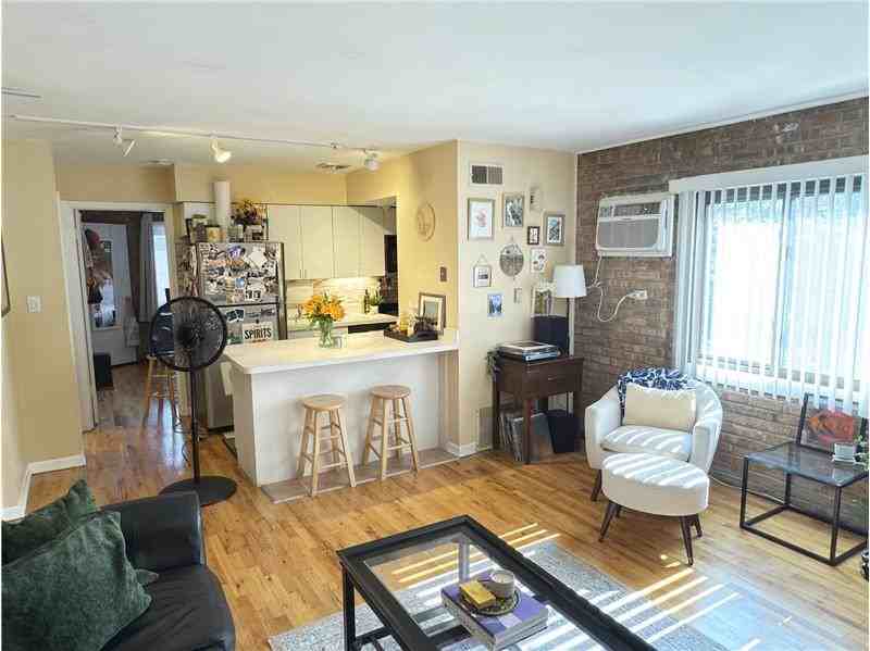 715 W Diversey Pkwy #2 - Photo 2 of 19