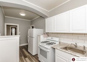 featured image of 944 S Oak Park Ave