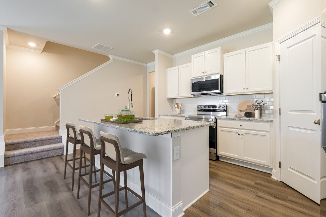 124 Pyrus Ln - Photo 3 of 46