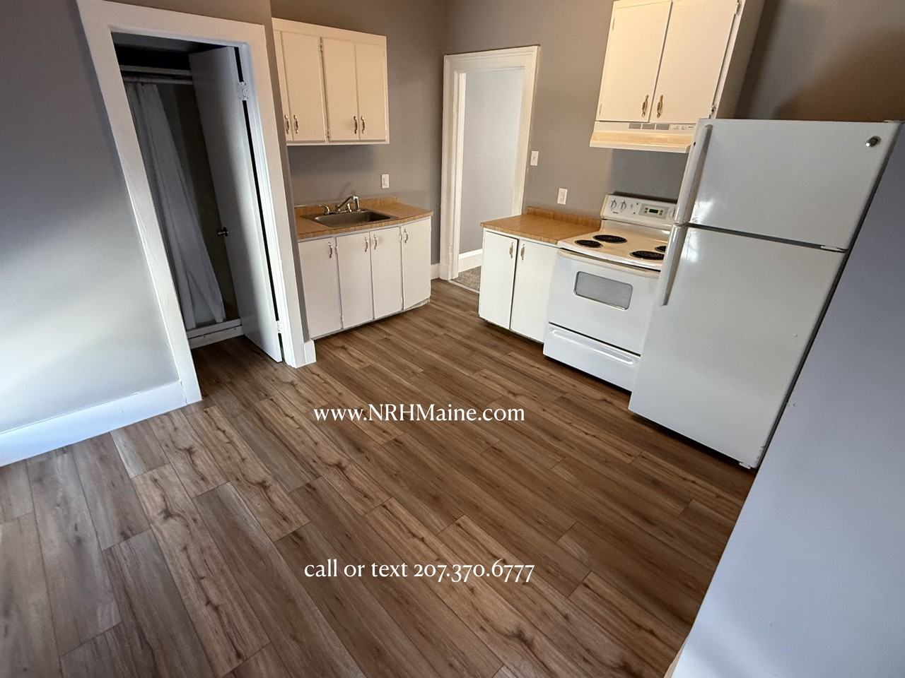 17 Cottage Street, Norway - Photo 2 of 9