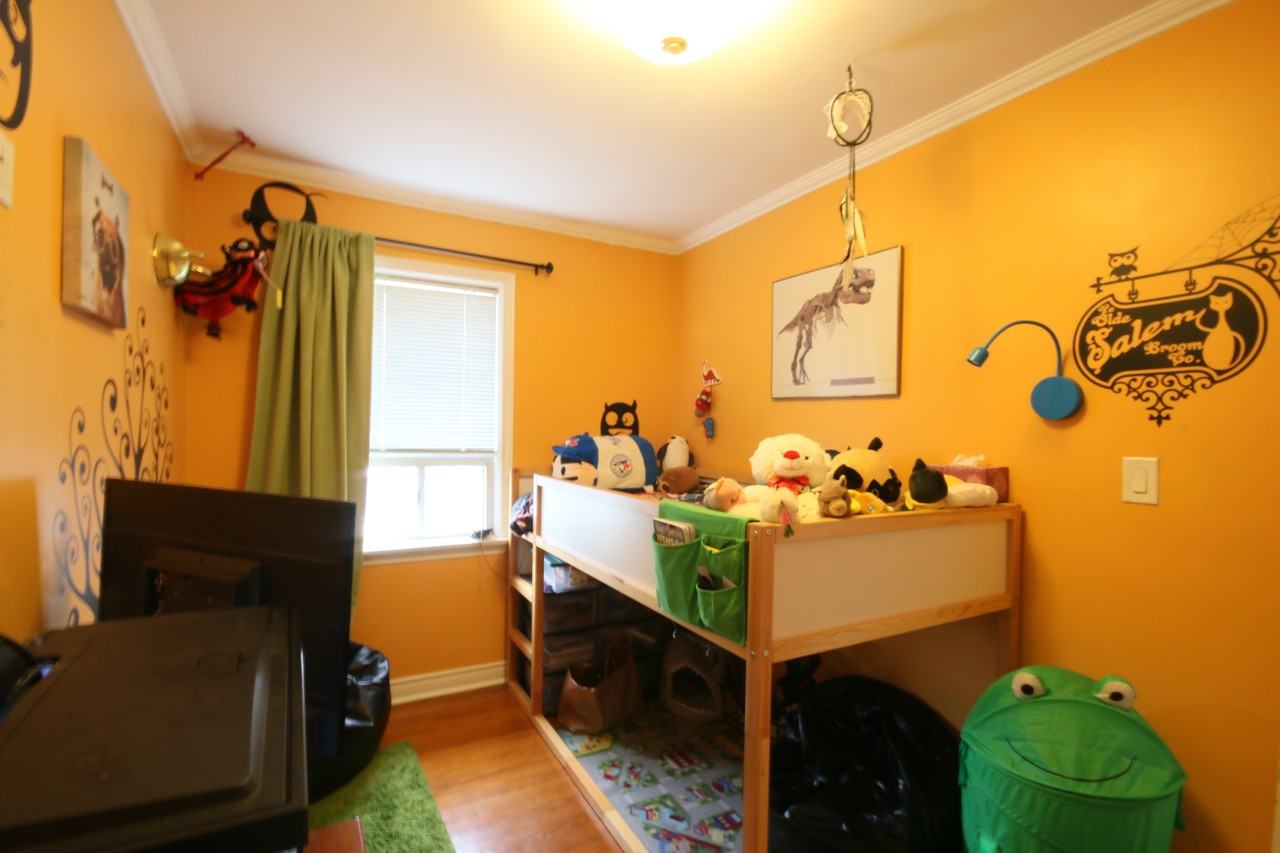 268 Silverthorn Avenue #1 - Photo 4 of 16